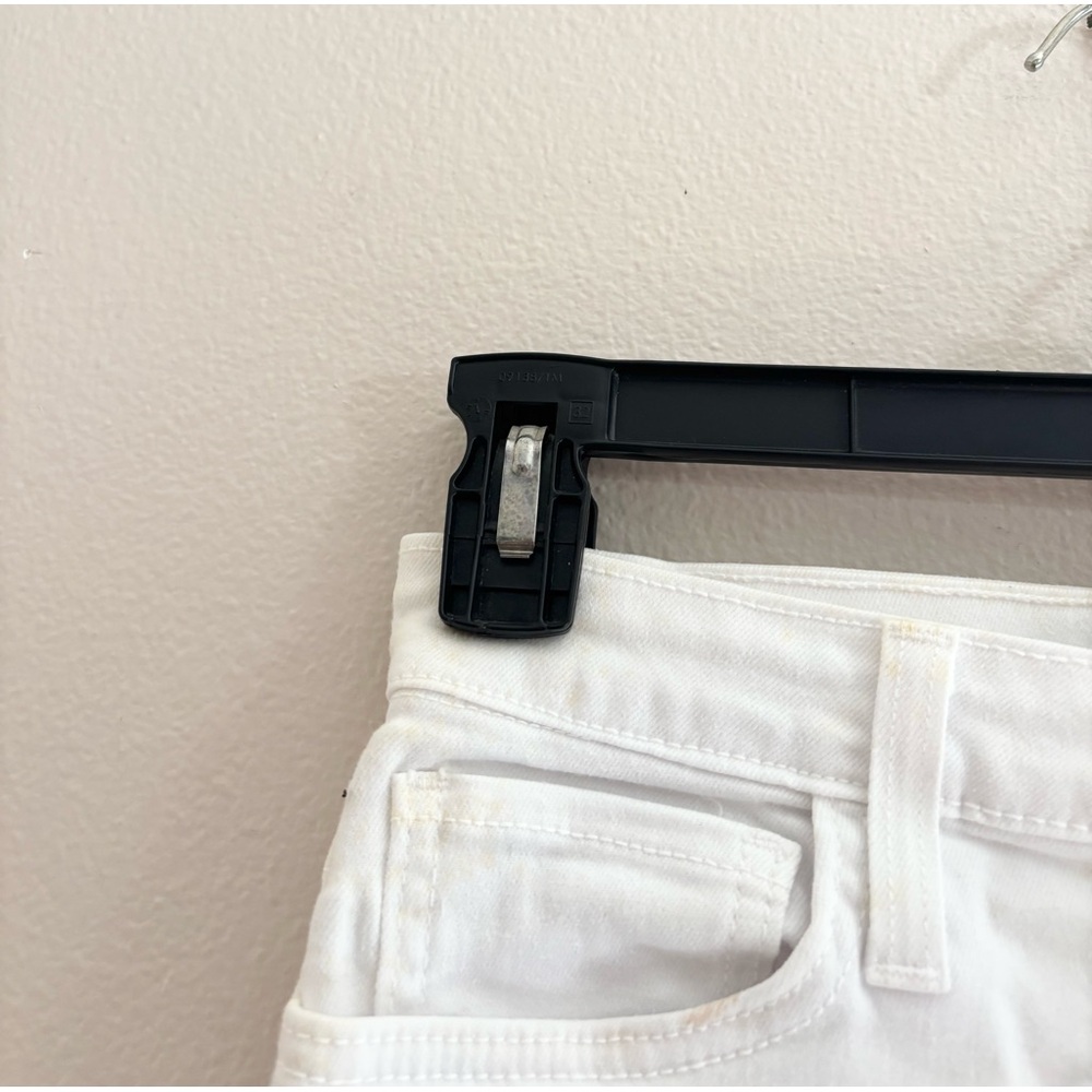 5/$15 MUST BUNDLE Classic White Mini Skirt - Picture 4 of 10